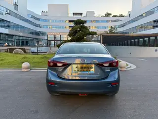 Mazda Mazda3 Axela 2014 Three-box 1.5L Automatic Comfort Type interior photo 9 Mazda Mazda3 Axela 2014 Three-box 1.5L Automatic Comfort Type interior photo 9