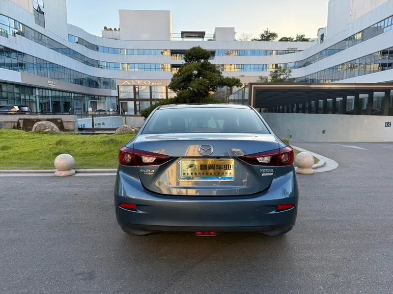 Mazda Mazda3 Axela 2014 Three-box 1.5L Automatic Comfort Type interior photo 9 Mazda Mazda3 Axela 2014 Three-box 1.5L Automatic Comfort Type interior photo 9