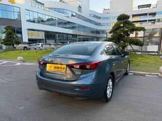 Mazda Mazda3 Axela 2014 Three-box 1.5L Automatic Comfort Type interior photo 10 Mazda Mazda3 Axela 2014 Three-box 1.5L Automatic Comfort Type interior photo 10