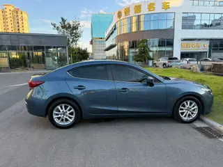 Mazda Mazda3 Axela 2014 Three-box 1.5L Automatic Comfort Type interior photo 11 Mazda Mazda3 Axela 2014 Three-box 1.5L Automatic Comfort Type interior photo 11