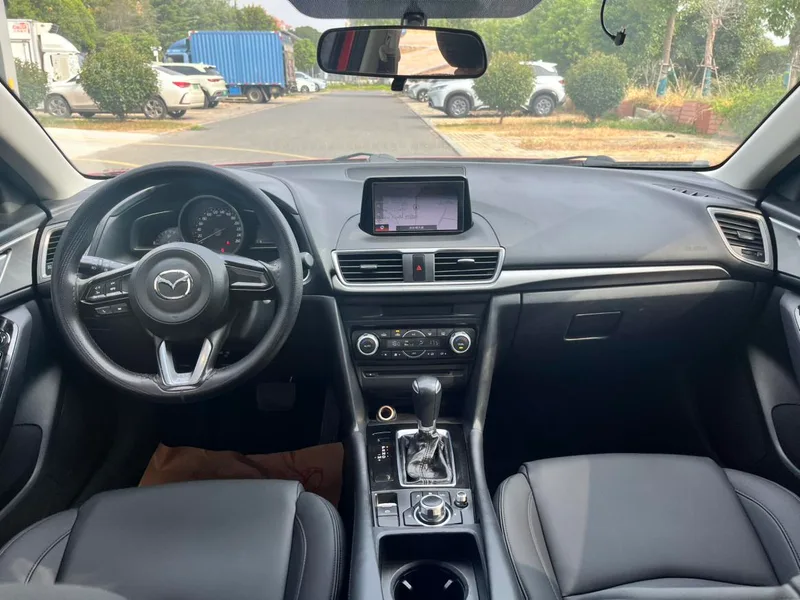 Mazda Mazda3 Axela 2017 Three-box 1.5L Automatic Luxury Model Country VI exterior photo 8 Mazda Mazda3 Axela 2017 Three-box 1.5L Automatic Luxury Model Country VI exterior photo 8