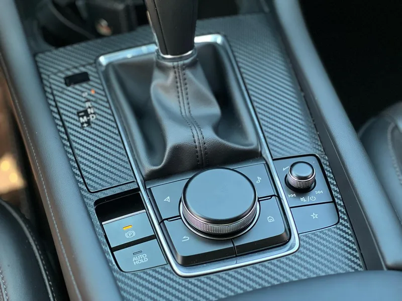 Mazda Mazda3 Axela 2020 2.0L Automatic quality elegant version interior photo 17 Mazda Mazda3 Axela 2020 2.0L Automatic quality elegant version interior photo 17