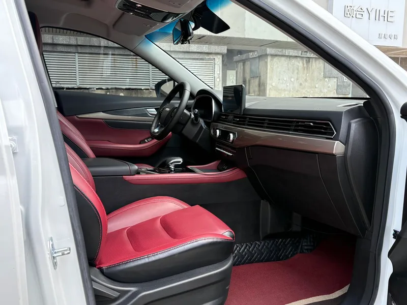 Jetour X70 2023 1.5T DCT Dream Edition 7 seat interior photo 8 Jetour X70 2023 1.5T DCT Dream Edition 7 seat interior photo 8