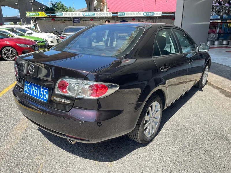 Mazda 6 2014 2.0L Автоматический типичный интерьер фото 8 Mazda 6 2014 2.0L Автоматический типичный интерьер фото 8