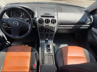 Mazda 6 2014 2.0L Автоматический типичный интерьер фото 9 Mazda 6 2014 2.0L Автоматический типичный интерьер фото 9