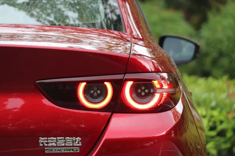 Mazda Mazda3 Axela 2020 2.0L X Tipo de honor de combustión por compresión exterior foto 9 Mazda Mazda3 Axela 2020 2.0L X Tipo de honor de combustión por compresión exterior foto 9