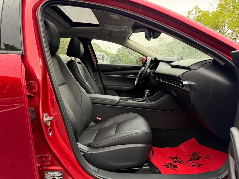 Mazda Mazda3 Axela 2020 2.0L X Tipo de honor de combustión por compresión interior foto 14 Mazda Mazda3 Axela 2020 2.0L X Tipo de honor de combustión por compresión interior foto 14