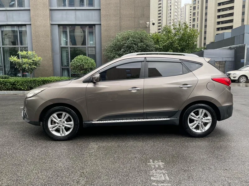 Hyundai ix35 2012 2.0L Automatic two-wheel drive elite version GLS exterior photo 8