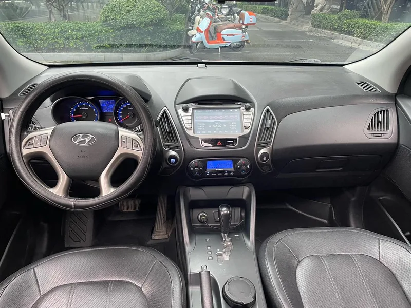 Hyundai ix35 2012 2.0L Automatic two-wheel drive elite version GLS interior photo 12