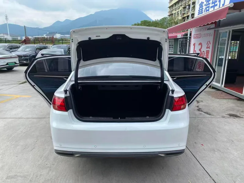 Geely Emgrand GL 2021 UP 1.4T CVT Collar type interior photo 8 Geely Emgrand GL 2021 UP 1.4T CVT Collar type interior photo 8