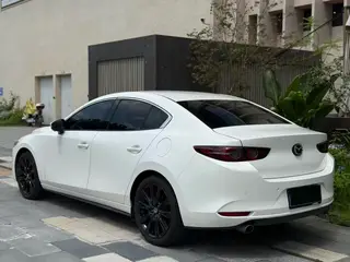 Mazda Mazda3 Axela 2023 2.0L Versión de calidad automática exterior foto 3 Mazda Mazda3 Axela 2023 2.0L Versión de calidad automática exterior foto 3