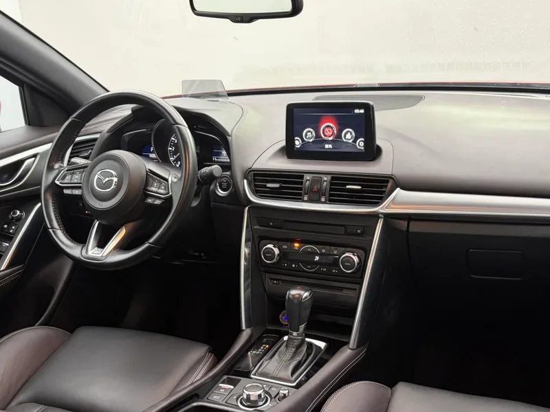 Mazda CX-4 2018 2.5L Automatic four-wheel drive blue sky fearless version Country VI interior photo 10 Mazda CX-4 2018 2.5L Automatic four-wheel drive blue sky fearless version Country VI interior photo 10