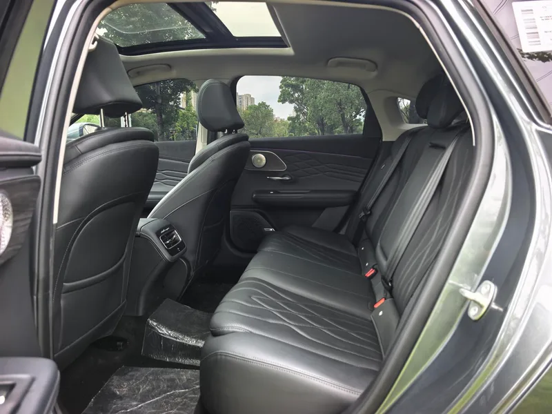 Chery Arrizo 8 PRO 2025 1.6T DCT Type de luxe+ intérieur photo 11 Chery Arrizo 8 PRO 2025 1.6T DCT Type de luxe+ intérieur photo 11