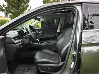 Chery Arrizo 8 PRO 2025 1.6T DCT Type de luxe+ intérieur photo 17 Chery Arrizo 8 PRO 2025 1.6T DCT Type de luxe+ intérieur photo 17