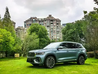 Geely Monjaro 2026 2.0TD High-power automatic four-wheel drive oriental obsidian full moon version