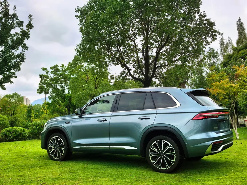 Geely Monjaro 2026 2.0TD High-power automatic four-wheel drive oriental obsidian full moon version exterior photo 6 Geely Monjaro 2026 2.0TD High-power automatic four-wheel drive oriental obsidian full moon version exterior photo 6