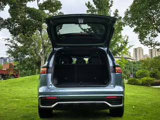 Geely Monjaro 2026 2.0TD High-power automatic four-wheel drive oriental obsidian full moon version exterior photo 8 Geely Monjaro 2026 2.0TD High-power automatic four-wheel drive oriental obsidian full moon version exterior photo 8