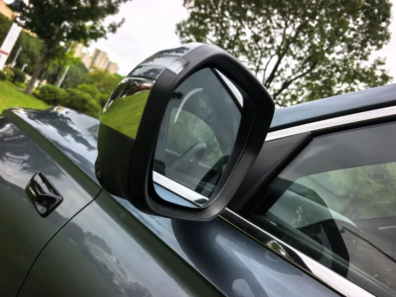 Geely Monjaro 2026 2.0TD High-power automatic four-wheel drive oriental obsidian full moon version interior photo 10 Geely Monjaro 2026 2.0TD High-power automatic four-wheel drive oriental obsidian full moon version interior photo 10