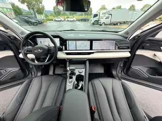 Geely Monjaro 2023 2.0TD Modelo insignia de tracción automática en dos ruedas de alta potencia interior foto 11 Geely Monjaro 2023 2.0TD Modelo insignia de tracción automática en dos ruedas de alta potencia interior foto 11