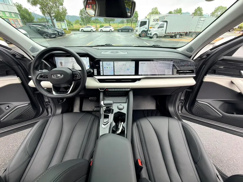 Geely Monjaro 2023 2.0TD Modelo insignia de tracción automática en dos ruedas de alta potencia interior foto 11 Geely Monjaro 2023 2.0TD Modelo insignia de tracción automática en dos ruedas de alta potencia interior foto 11