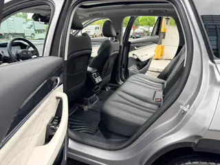 Geely Monjaro 2023 2.0TD Modelo insignia de tracción automática en dos ruedas de alta potencia interior foto 13 Geely Monjaro 2023 2.0TD Modelo insignia de tracción automática en dos ruedas de alta potencia interior foto 13