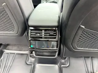Geely Monjaro 2023 2.0TD Modelo insignia de tracción automática en dos ruedas de alta potencia interior foto 16 Geely Monjaro 2023 2.0TD Modelo insignia de tracción automática en dos ruedas de alta potencia interior foto 16