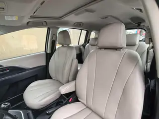Mazda 5 2013 2.0L Automatic Luxury Model exterior photo 6 Mazda 5 2013 2.0L Automatic Luxury Model exterior photo 6