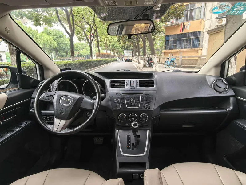 Mazda 5 2013 2.0L Automatic Luxury Model interior photo 10 Mazda 5 2013 2.0L Automatic Luxury Model interior photo 10
