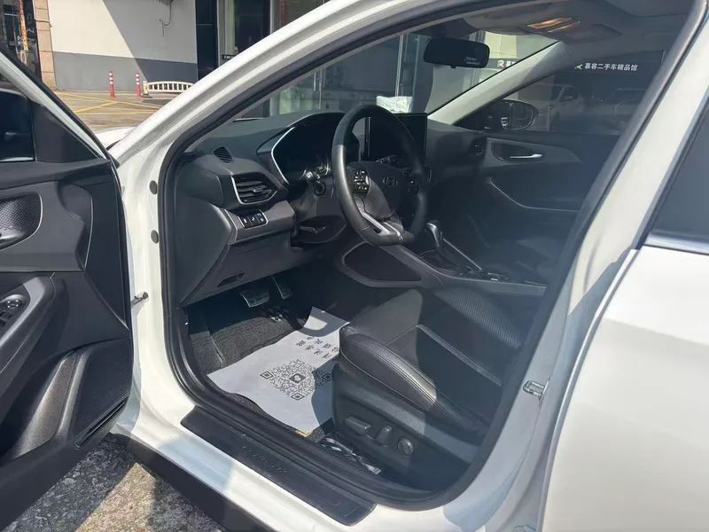 Hyundai Lafesta 2019 280TGDi Edición Smart Speed País VI interior foto 6 Hyundai Lafesta 2019 280TGDi Edición Smart Speed País VI interior foto 6