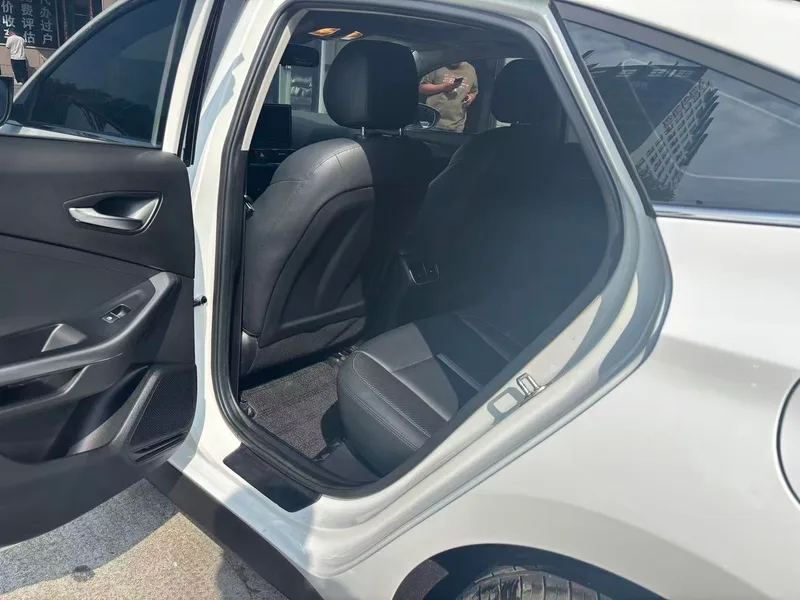 Hyundai Lafesta 2019 280TGDi Edición Smart Speed País VI interior foto 7 Hyundai Lafesta 2019 280TGDi Edición Smart Speed País VI interior foto 7