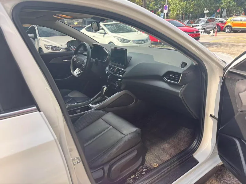 Hyundai Lafesta 2019 280TGDi Edición Smart Speed País VI interior foto 8 Hyundai Lafesta 2019 280TGDi Edición Smart Speed País VI interior foto 8