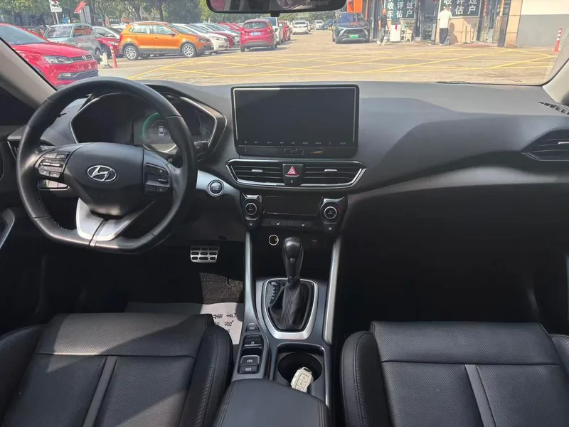 Hyundai Lafesta 2019 280TGDi Edición Smart Speed País VI interior foto 9 Hyundai Lafesta 2019 280TGDi Edición Smart Speed País VI interior foto 9