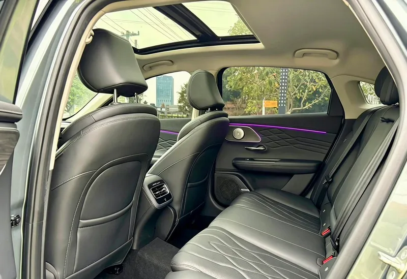 Chery Arrizo 8 PRO 2025 1.6T DCT Luxury type+ interior photo 9 Chery Arrizo 8 PRO 2025 1.6T DCT Luxury type+ interior photo 9