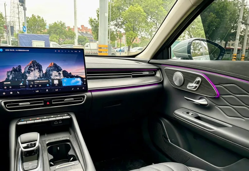 Chery Arrizo 8 PRO 2025 1.6T DCT Luxury type+ interior photo 11 Chery Arrizo 8 PRO 2025 1.6T DCT Luxury type+ interior photo 11