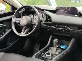 Mazda Mazda3 Axela 2021 2.0L Automatic quality elegant version interior photo 10 Mazda Mazda3 Axela 2021 2.0L Automatic quality elegant version interior photo 10