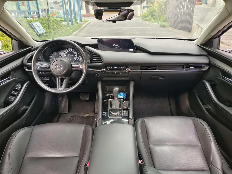 Mazda Mazda3 Axela 2021 2.0L Automatic quality elegant version interior photo 11 Mazda Mazda3 Axela 2021 2.0L Automatic quality elegant version interior photo 11