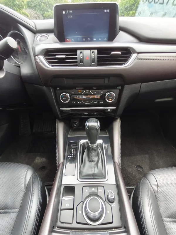 Mazda Atenza 2018 2.5L Blue Sky Sport Edition China V interior photo 16 Mazda Atenza 2018 2.5L Blue Sky Sport Edition China V interior photo 16