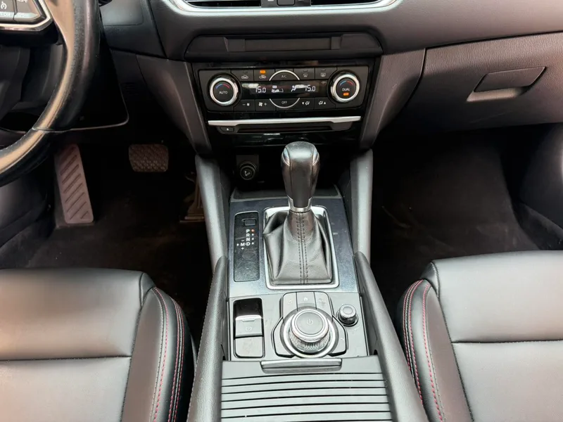 Mazda Atenza 2018 2.0L Blue Sky Fashion Edition China V interior photo 9
