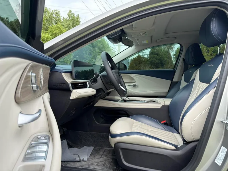 Chery Arrizo 8 2022 1.6TGDI DCT Yi intérieur photo 7 Chery Arrizo 8 2022 1.6TGDI DCT Yi intérieur photo 7