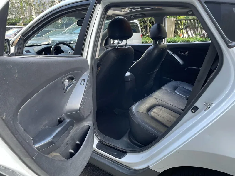 Hyundai ix35 2013 2.0L Tipo inteligente de tracción automática en dos ruedas GLS País IV interior foto 8