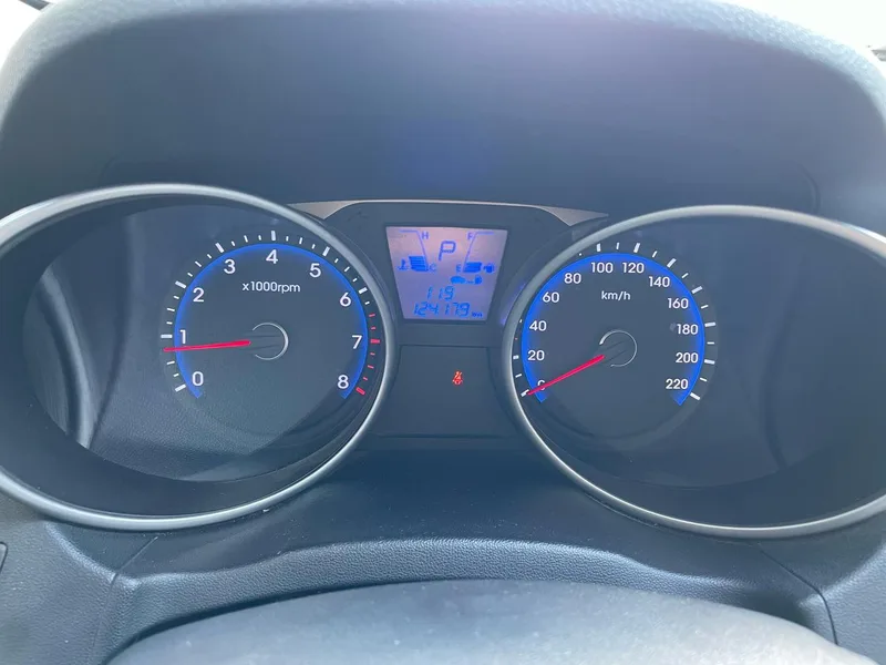 Hyundai ix35 2013 2.0L Tipo inteligente de tracción automática en dos ruedas GLS País IV interior foto 10