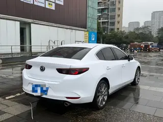 Mazda Mazda3 Axela 2021 2.0L Versión de calidad automática exterior foto 7 Mazda Mazda3 Axela 2021 2.0L Versión de calidad automática exterior foto 7