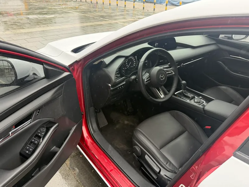 Mazda Mazda3 Axela 2021 2.0L Versión de calidad automática interior foto 14 Mazda Mazda3 Axela 2021 2.0L Versión de calidad automática interior foto 14