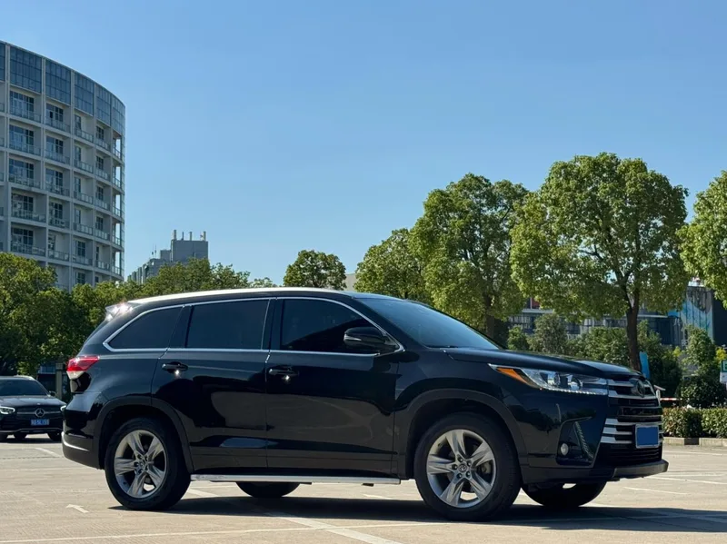 Toyota Highlander 2018 2.0T Four-wheel drive deluxe edition 7 seat Country VI exterior photo 3 Toyota Highlander 2018 2.0T Four-wheel drive deluxe edition 7 seat Country VI exterior photo 3