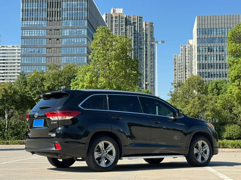 Toyota Highlander 2018 2.0T Four-wheel drive deluxe edition 7 seat Country VI exterior photo 5 Toyota Highlander 2018 2.0T Four-wheel drive deluxe edition 7 seat Country VI exterior photo 5