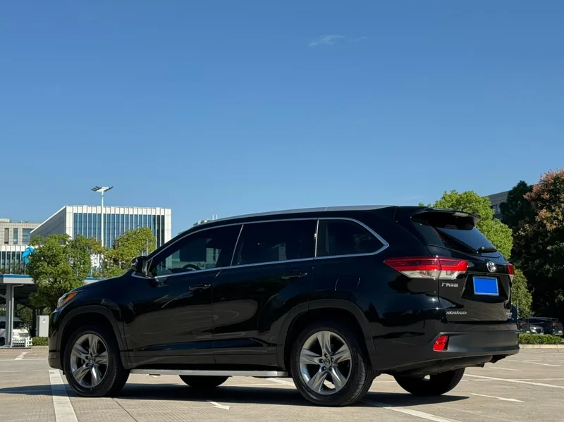 Toyota Highlander 2018 2.0T Four-wheel drive deluxe edition 7 seat Country VI exterior photo 7 Toyota Highlander 2018 2.0T Four-wheel drive deluxe edition 7 seat Country VI exterior photo 7