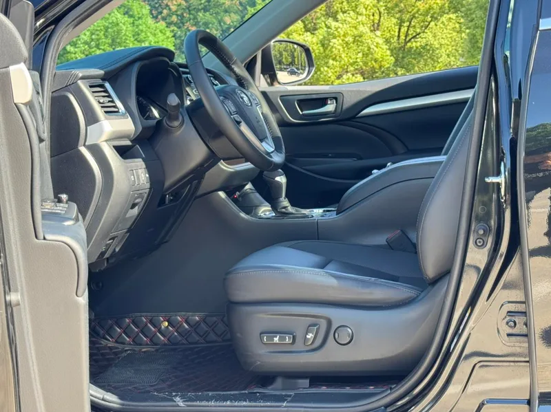 Toyota Highlander 2018 2.0T Four-wheel drive deluxe edition 7 seat Country VI exterior photo 10 Toyota Highlander 2018 2.0T Four-wheel drive deluxe edition 7 seat Country VI exterior photo 10