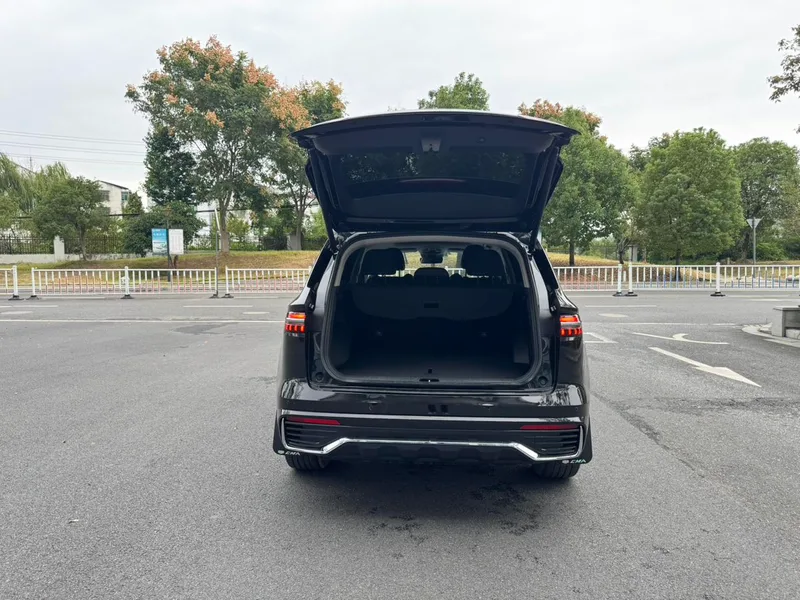 Geely Monjaro 2023 2.0TD High-power automatic two-drive flagship type exterior photo 9 Geely Monjaro 2023 2.0TD High-power automatic two-drive flagship type exterior photo 9