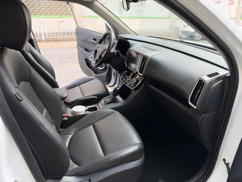 Hyundai ix35 2019 2.0L Automatique à deux roues motrices Version de plaisir État VI intérieur photo 11 Hyundai ix35 2019 2.0L Automatique à deux roues motrices Version de plaisir État VI intérieur photo 11