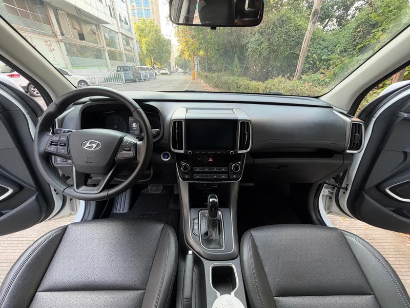 Hyundai ix35 2019 2.0L Automatique à deux roues motrices Version de plaisir État VI intérieur photo 13 Hyundai ix35 2019 2.0L Automatique à deux roues motrices Version de plaisir État VI intérieur photo 13